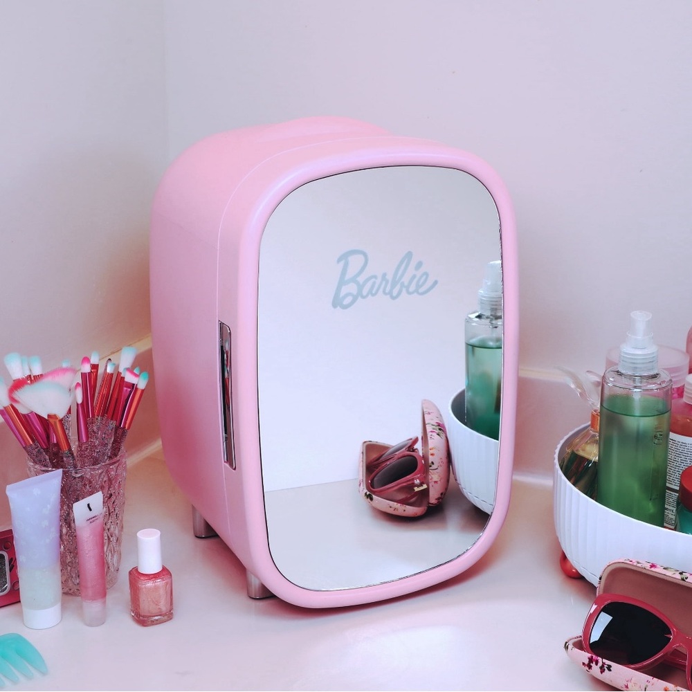 Barbie Pink Mini Fridge